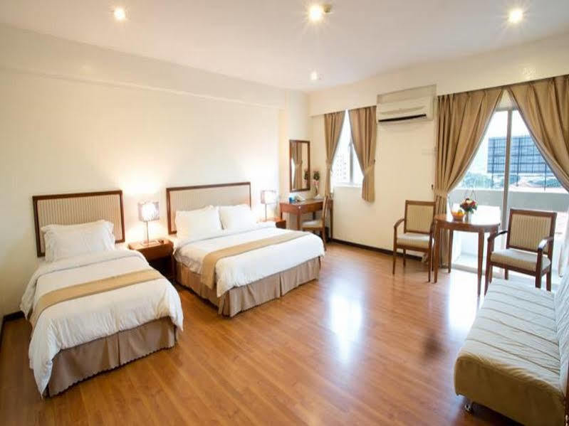 Alora Hotel Penang PENANG מראה חיצוני תמונה